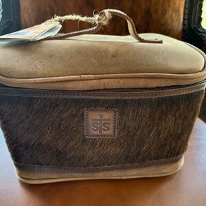 STS Ranchwear Leather Tolietry Bag